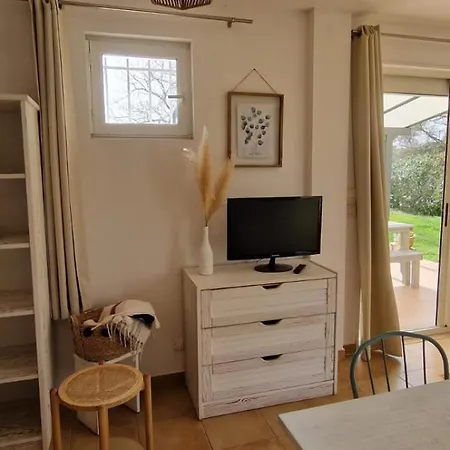 Appartement Charmante Maisonnette, Piscine, Jardin, Parking