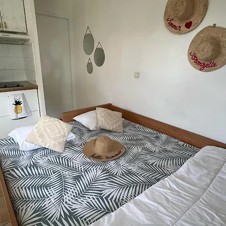 Charmante Maisonnette, Piscine, Jardin, Parking